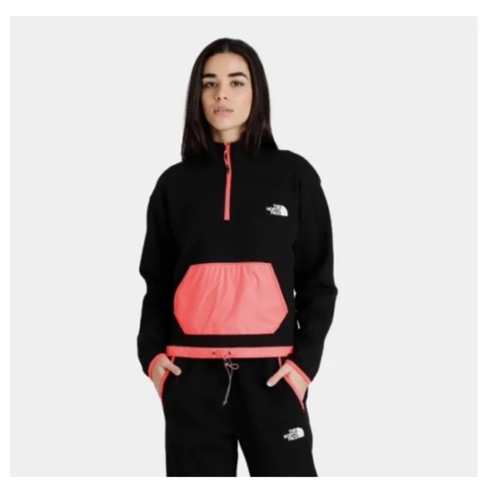 The North Face Women's TNF Tech Quarter Zip TNF Black / Brilliant Coral